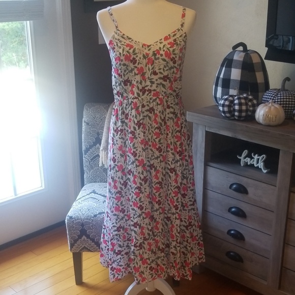 Old Navy Dresses & Skirts - Womens spaghetti strap dress. Old Navy Dresses & Skirts - Womens spaghetti strap dress.